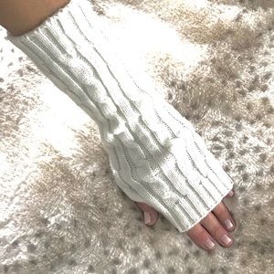While Knit Fingerless Gloves